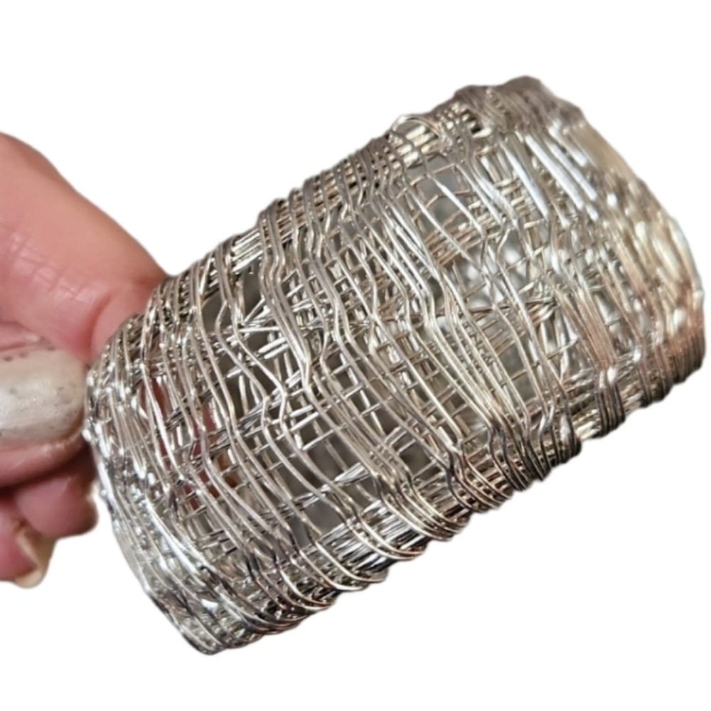 Wire adjustable cuff bracelet